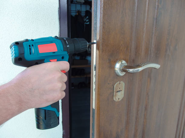 Mastering Security: Lightning Locksmith Chicago's Skilled Locksmiths